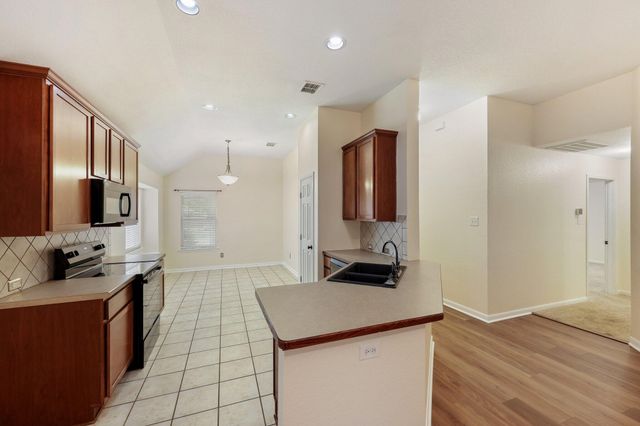 1253 Mountain Peak Drive, Fort Worth, TX 76052