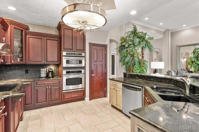 7452 Lonewolf Court, Fairview Heights, IL 62208