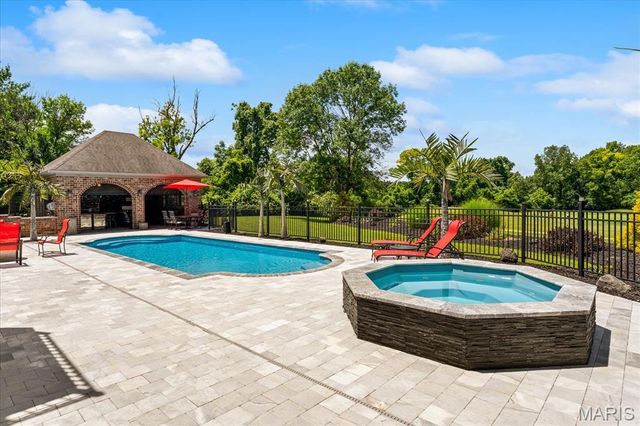 7452 Lonewolf Court, Fairview Heights, IL 62208