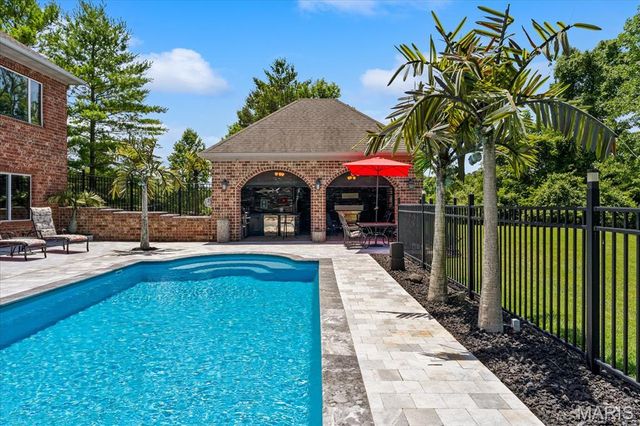 7452 Lonewolf Court, Fairview Heights, IL 62208