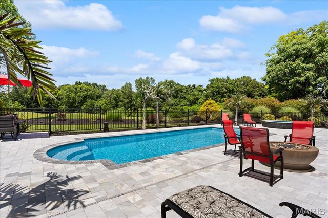 7452 Lonewolf Court, Fairview Heights, IL 62208