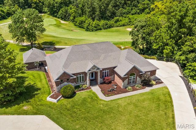 7452 Lonewolf Court, Fairview Heights, IL 62208