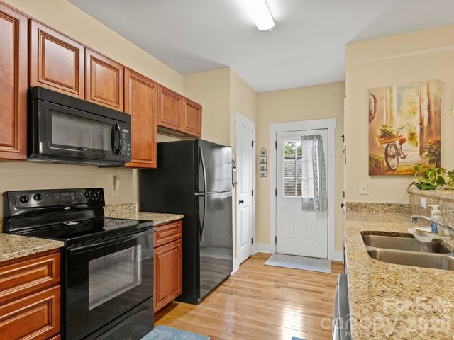 3 Byrdcliffe Lane, Asheville, NC 28805