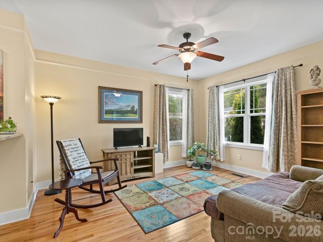 3 Byrdcliffe Lane, Asheville, NC 28805