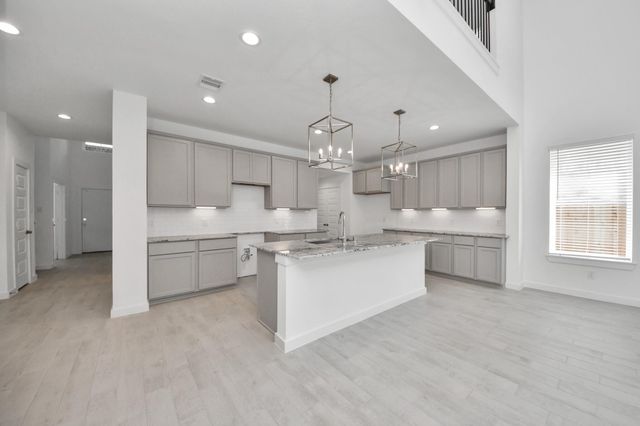 2203 Demeter Place, Fresno, TX 77545