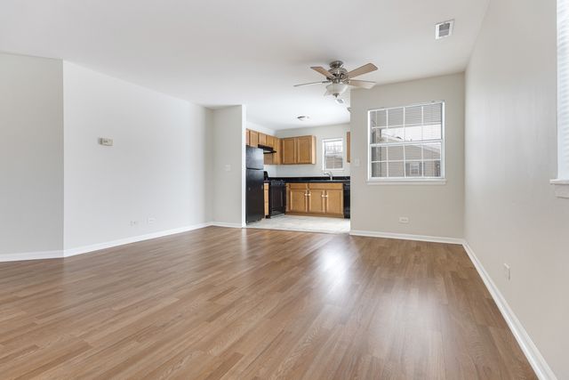 86 N Victoria Lane C, Streamwood, IL 60107