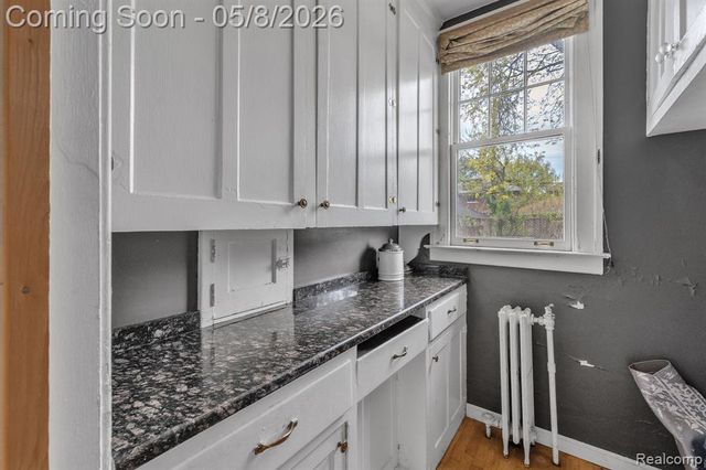 1990 Edison Street, Detroit, MI 48206