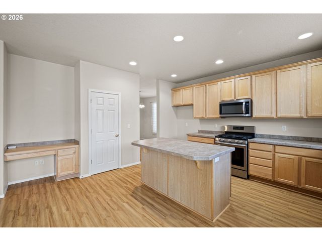 1159 THRONE Dr, Eugene, OR 97402