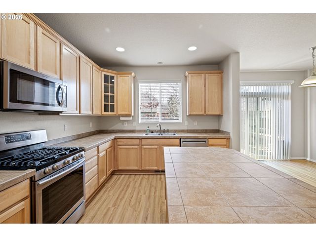 1159 THRONE Dr, Eugene, OR 97402