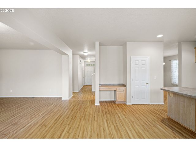 1159 THRONE Dr, Eugene, OR 97402