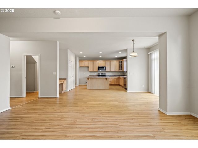 1159 THRONE Dr, Eugene, OR 97402