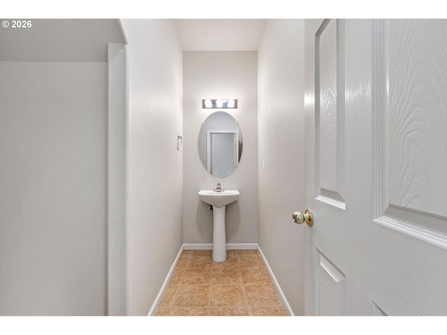 1159 THRONE Dr, Eugene, OR 97402