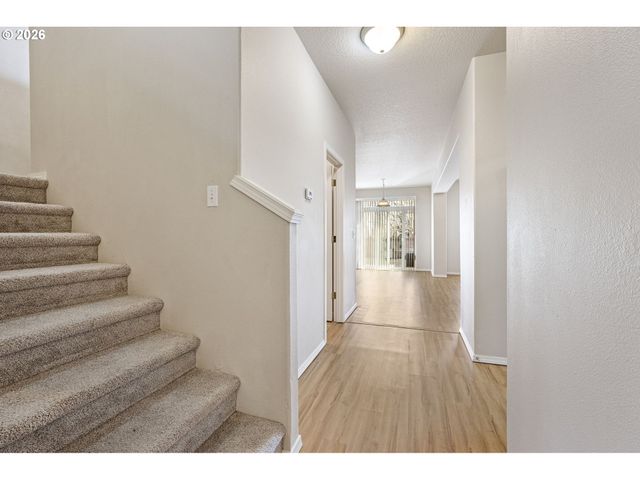 1159 THRONE Dr, Eugene, OR 97402