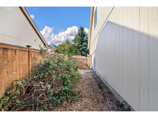 1159 THRONE Dr, Eugene, OR 97402