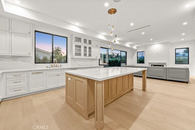 8065 Lloyd Avenue, North Hollywood, CA 91605