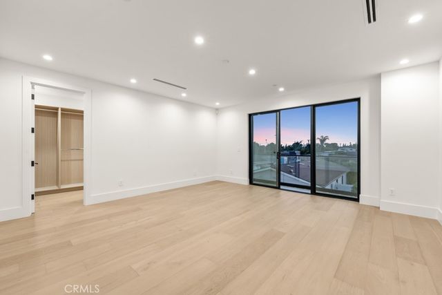 8065 Lloyd Avenue, North Hollywood, CA 91605