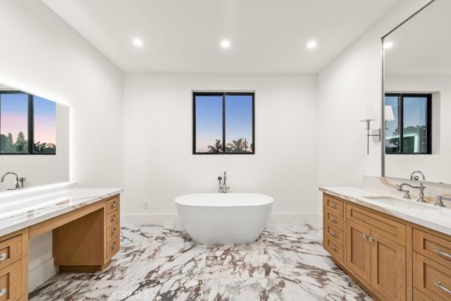 8065 Lloyd Avenue, North Hollywood, CA 91605