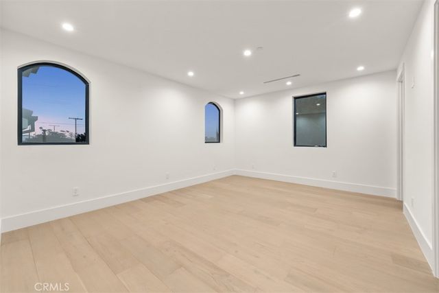 8065 Lloyd Avenue, North Hollywood, CA 91605