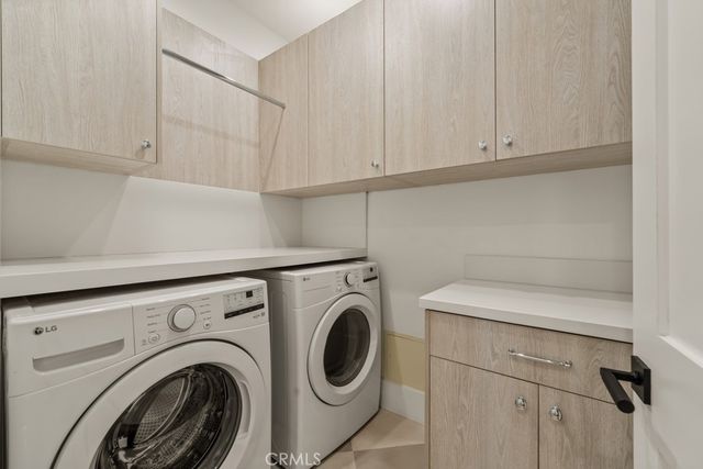 8065 Lloyd Avenue, North Hollywood, CA 91605