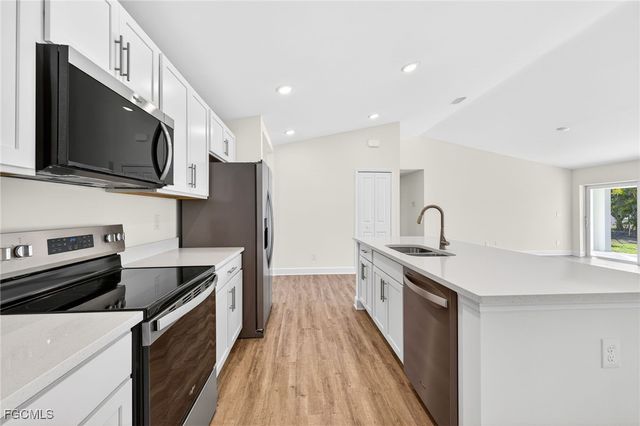 1128 NW 19th AVE, Matlacha, FL 33993