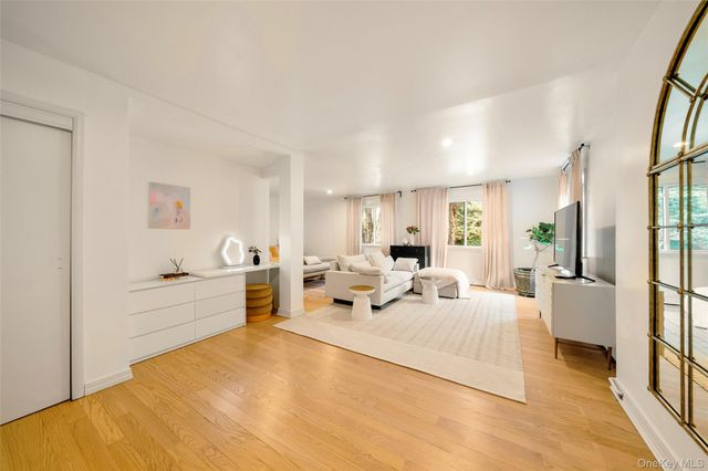 57 Virginia Lane, Thornwood, NY 10594