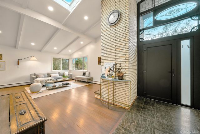 57 Virginia Lane, Thornwood, NY 10594