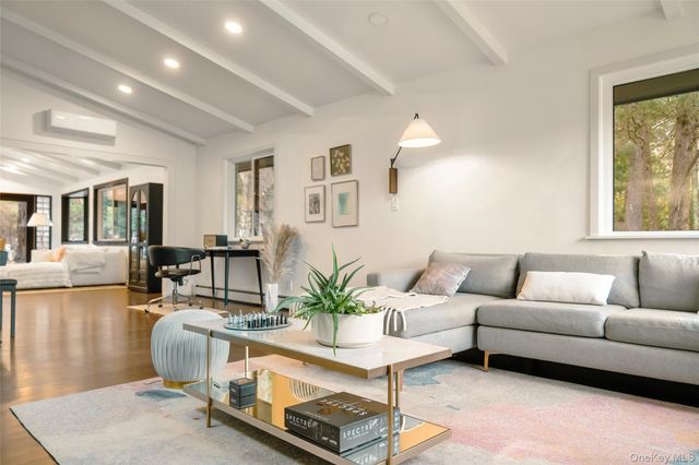 57 Virginia Lane, Thornwood, NY 10594