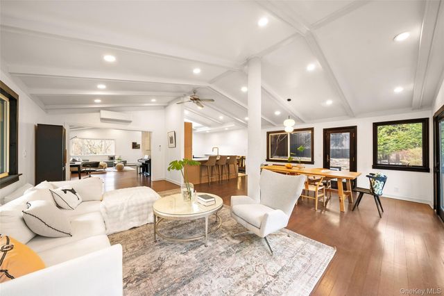 57 Virginia Lane, Thornwood, NY 10594