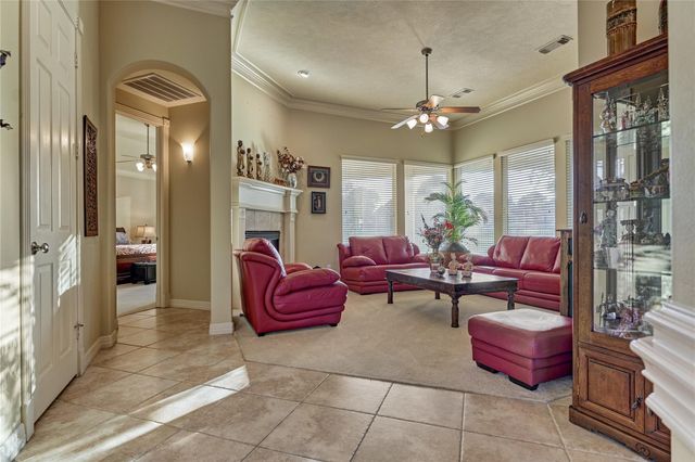 50 Fair Oak Street, Montgomery, TX 77356