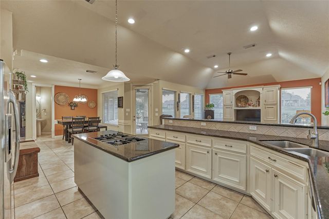 50 Fair Oak Street, Montgomery, TX 77356