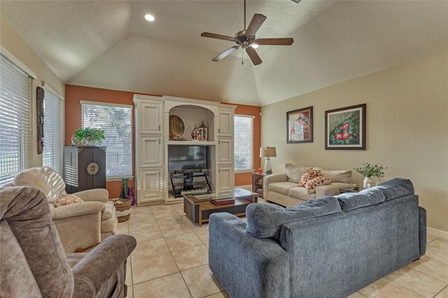 50 Fair Oak Street, Montgomery, TX 77356