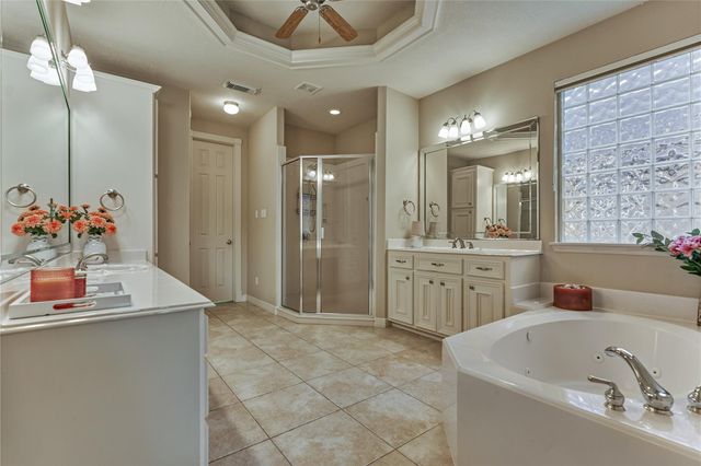50 Fair Oak Street, Montgomery, TX 77356
