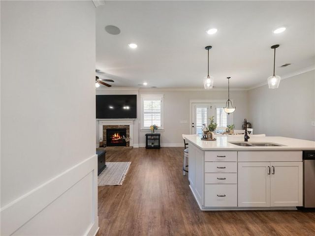 6940 Manchester Drive, Flowery Branch, GA 30542