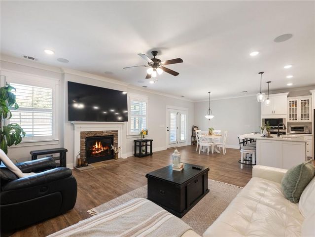 6940 Manchester Drive, Flowery Branch, GA 30542