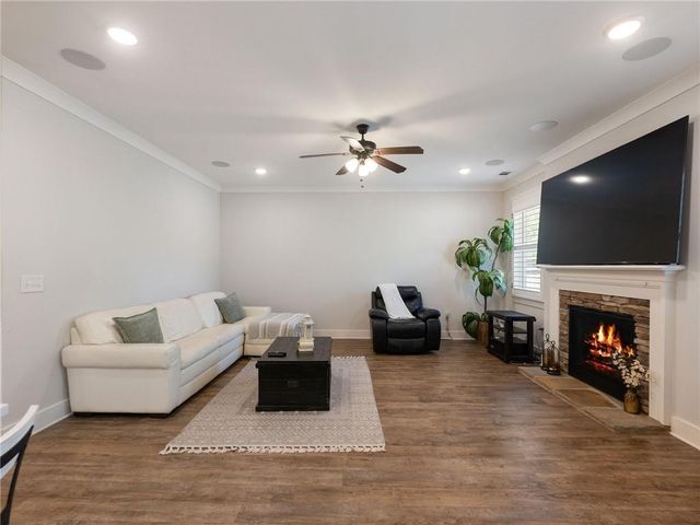 6940 Manchester Drive, Flowery Branch, GA 30542