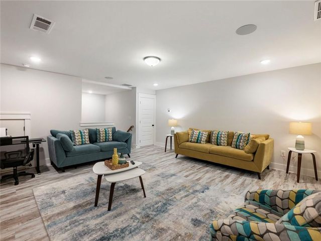 6940 Manchester Drive, Flowery Branch, GA 30542