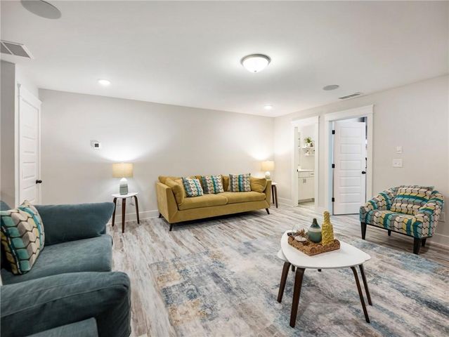 6940 Manchester Drive, Flowery Branch, GA 30542