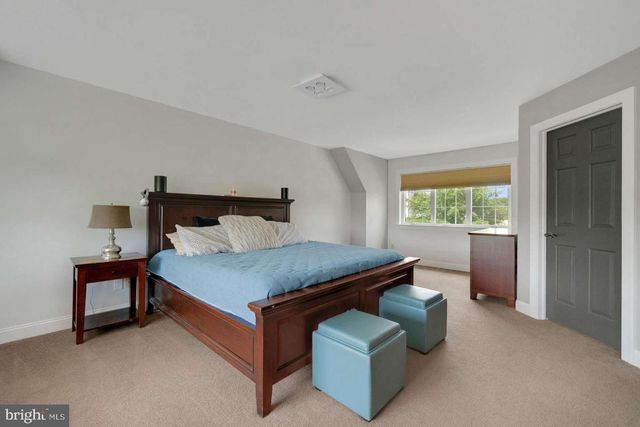 1006 LINDEN AVE, Chester Springs, PA 19425