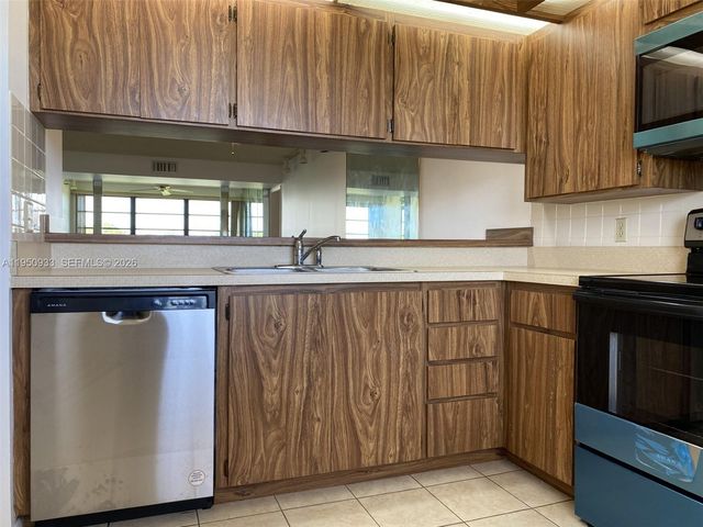 3521 Village Boulevard 405, West Palm Beach, FL 33409