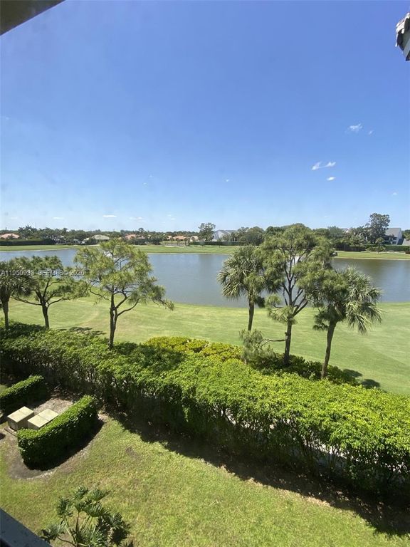 3521 Village Boulevard 405, West Palm Beach, FL 33409