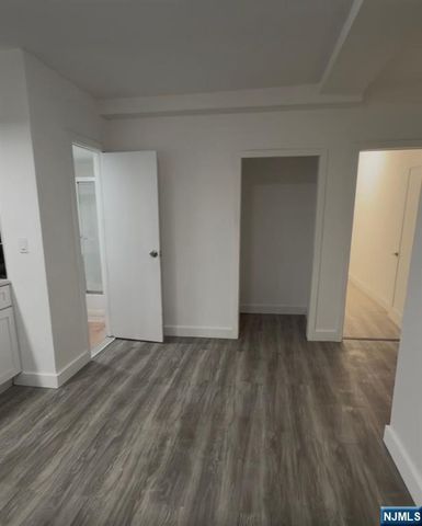 101 Garside Street, Newark, NJ 07104