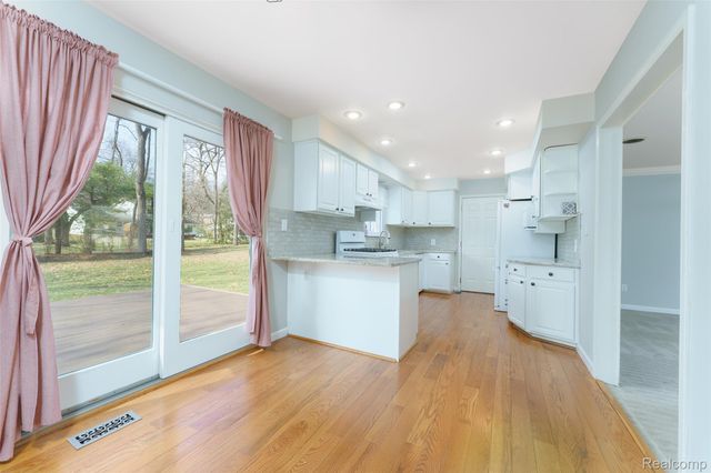 1243 Blue Heron Drive, Highland Charter Township, MI 48357