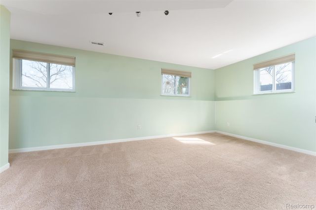 1243 Blue Heron Drive, Highland Charter Township, MI 48357