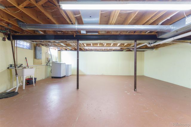 1243 Blue Heron Drive, Highland Charter Township, MI 48357