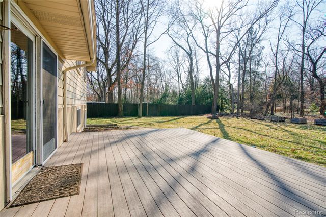 1243 Blue Heron Drive, Highland Charter Township, MI 48357