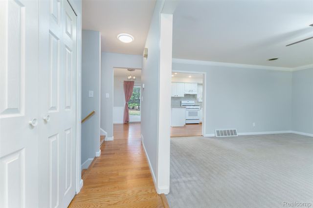 1243 Blue Heron Drive, Highland Charter Township, MI 48357