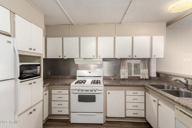 2528 E MCKELLIPS Road 74, Mesa, AZ 85213