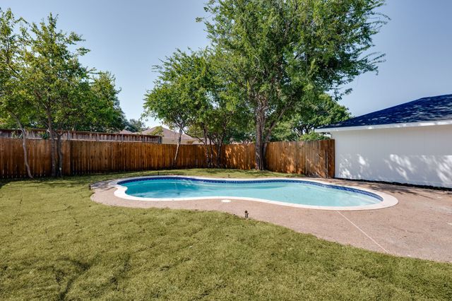 10234 Deermont Trail, Dallas, TX 75243