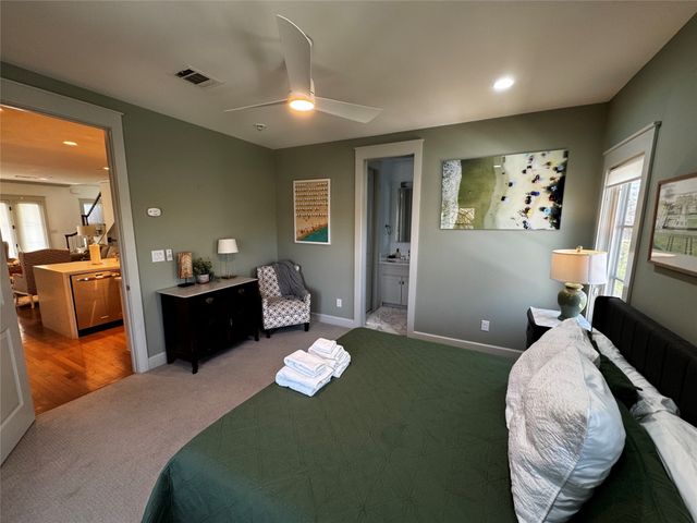 1019 BISHOP Avenue B, Dallas, TX 75208