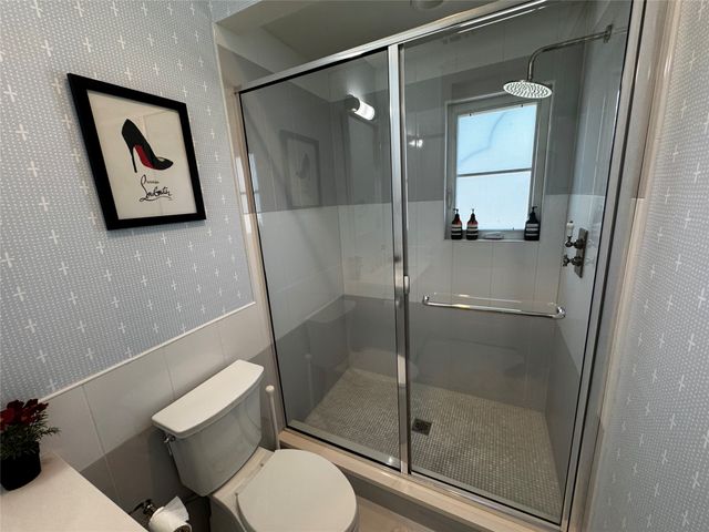 1019 BISHOP Avenue B, Dallas, TX 75208